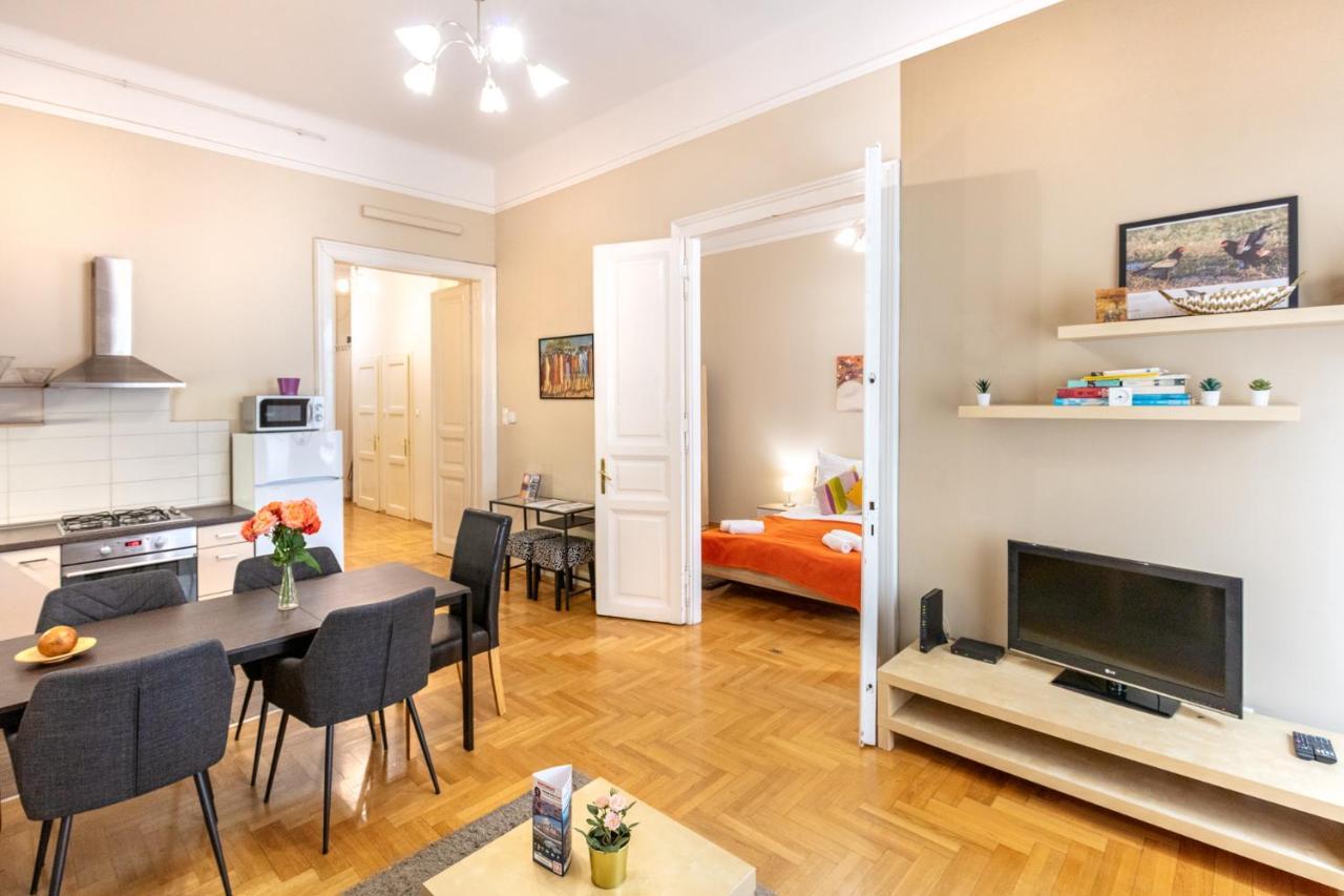 Orangehomes Kalvin Sq 2 Bedroom Apartment Budapeşte Dış mekan fotoğraf