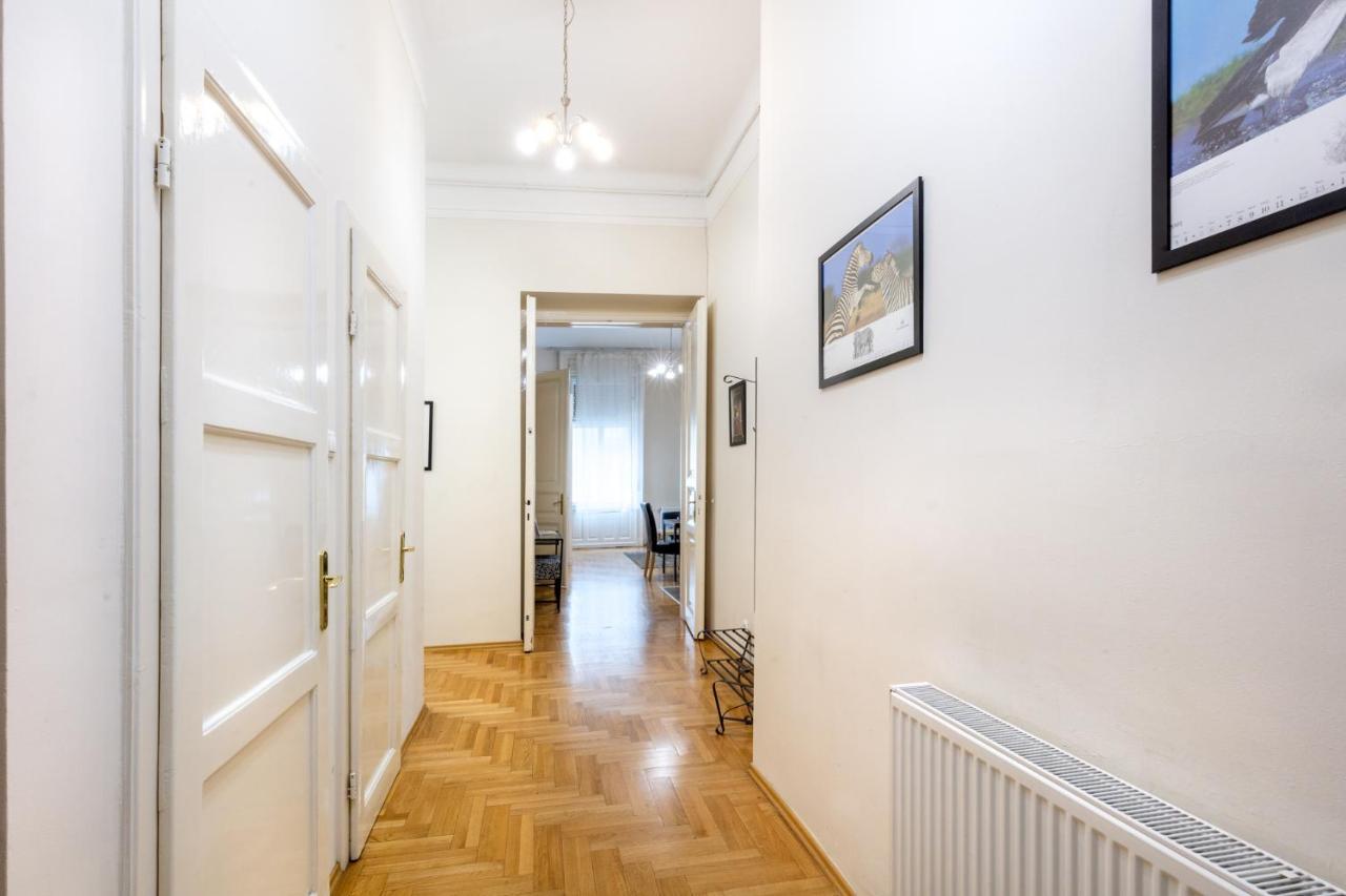Orangehomes Kalvin Sq 2 Bedroom Apartment Budapeşte Dış mekan fotoğraf